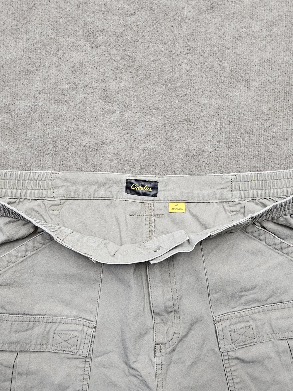 Y2K Cabela’s Men’s Cargo Shorts Size 40 Khaki Short Inseam Elastic Waist